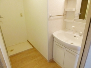 独立洗面化粧台付きでおすすめです！