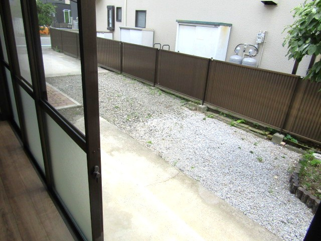 【庭】 | 【再生住宅】　甲斐市西八幡 | お庭が付いています
