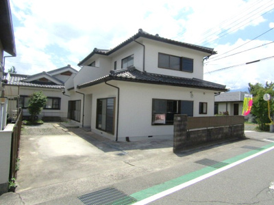 【駐車場】 | 【再生住宅】　甲斐市西八幡 | 駐車場です