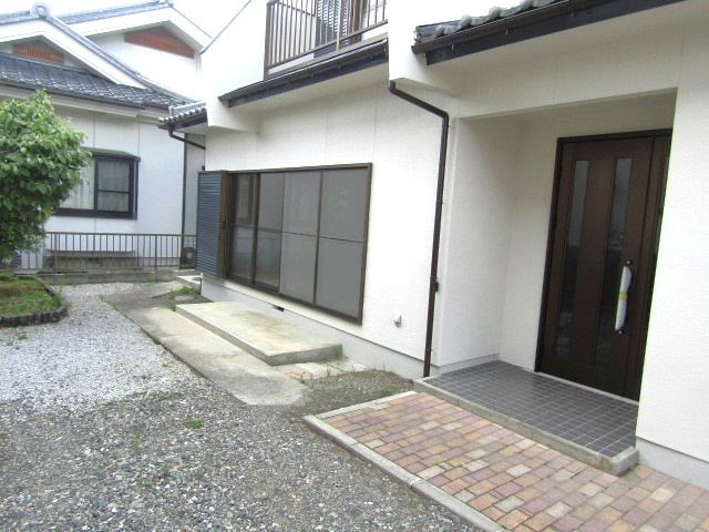 【庭】 | 【再生住宅】　甲斐市西八幡 | お庭の付いた物件です