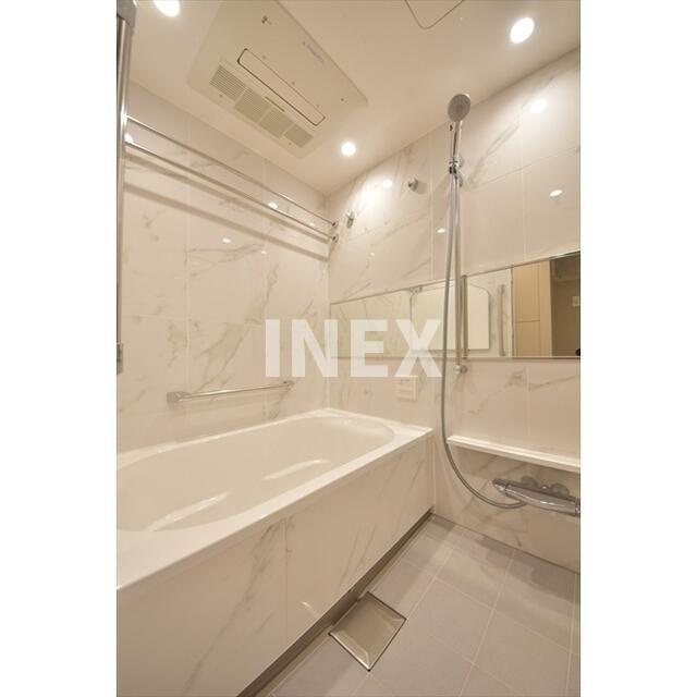 横浜市神奈川区鶴屋町１丁目の賃貸マンションの浴室