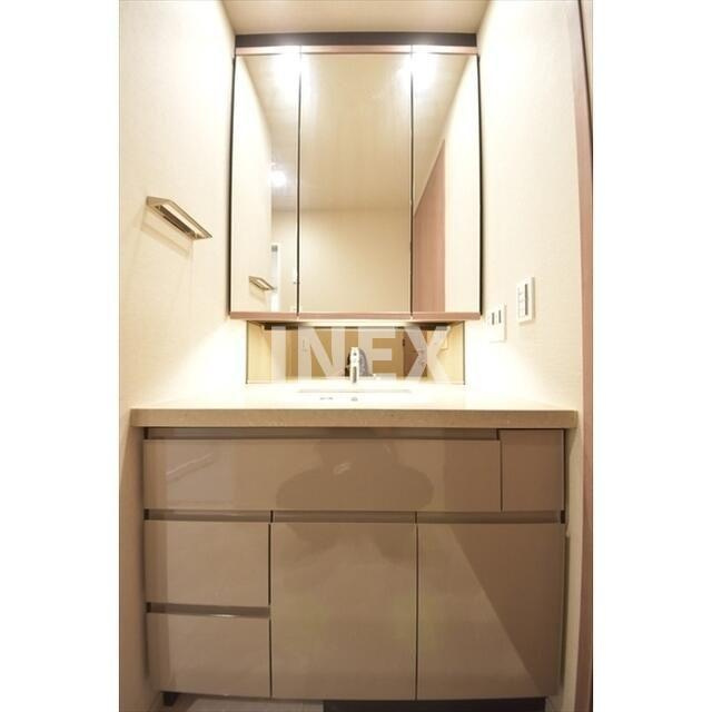 横浜市神奈川区鶴屋町１丁目の賃貸マンションのキッチン