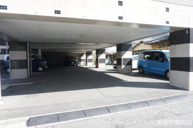 熊本市中央区本荘６丁目の賃貸マンションの駐車場