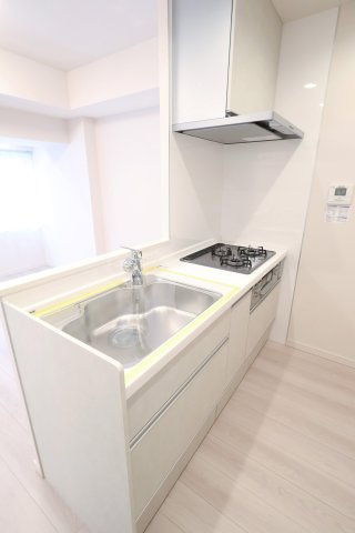 ライオンズマンション大森のキッチン|ライオンズマンション大森：３口コンロの対面式システムキッチンは収納力もありキッチン用品もスッキリ収納可能です！