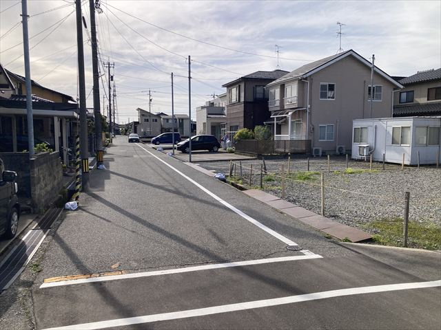 【前面道路含む現地写真】の画像
