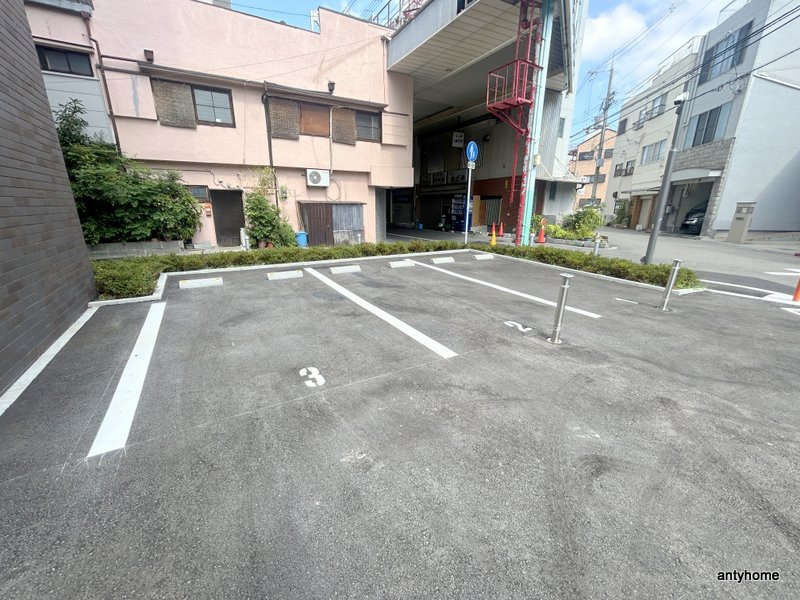 ファーストフィオーレ十三エリオ　仲介手数料無料の駐車場