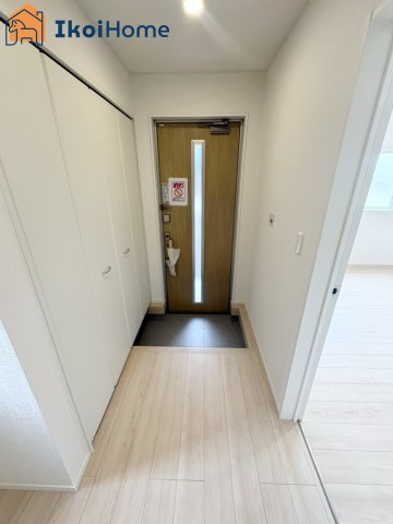 神戸市西区池上第4　新築戸建 全4棟 2号棟の玄関|【ホームページに現地動画掲載中】●年中無休：当日予約可●玄関にはシューズボックスを完備！