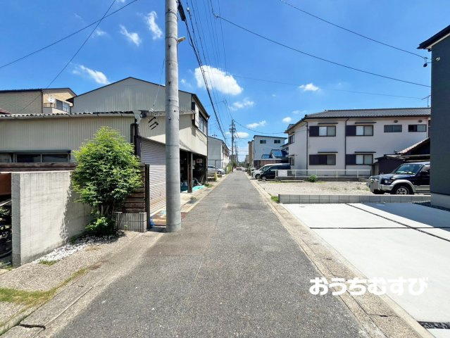 北区西味鋺(全1棟)の前面道路含む現地写真