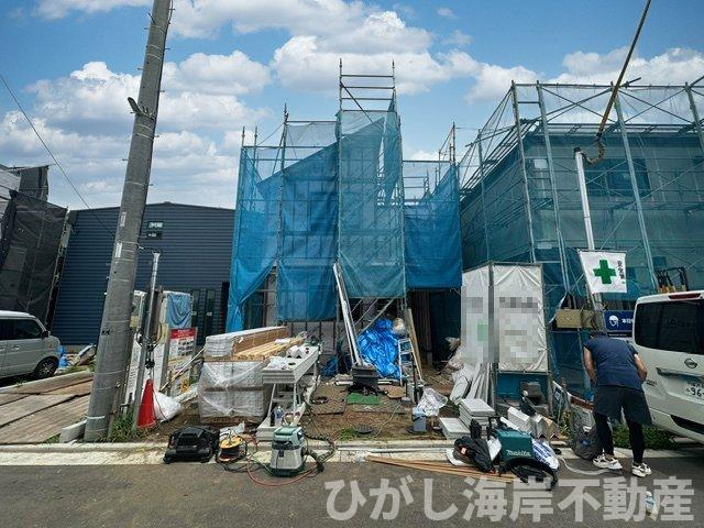 茅ケ崎市旭が丘　新築戸建　全２棟の外観|7月4日撮影　建築中　現地外観