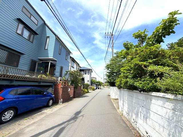 海見え！2階から富士山・一色海岸を臨む（季節・天候によります）の前面道路含む現地写真|前面道路