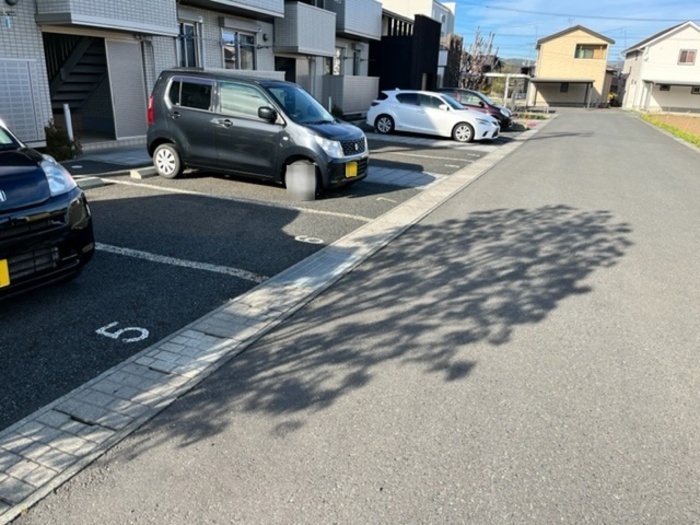 ＷＩＬＬ ＨＯＵＳＥの駐車場