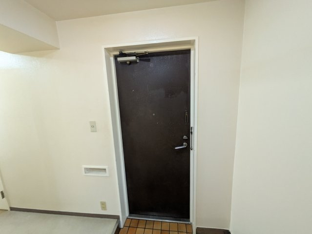 パークハイツ鶴見の玄関