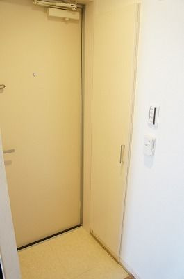 リブリ・ミニヨンの玄関