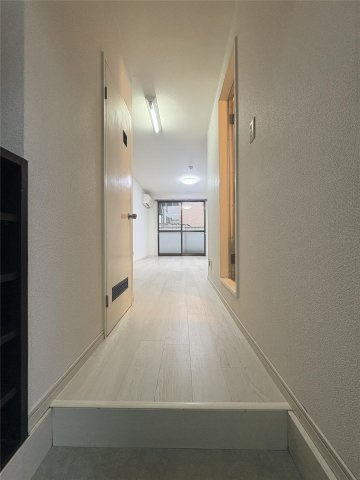 熊本市中央区新屋敷３丁目の賃貸マンションの玄関