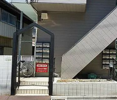 シャインハイム北千住のエントランス