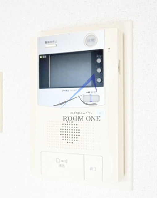 ライオンズマンション中野東のセキュリティ|モニター付きインターホンです。