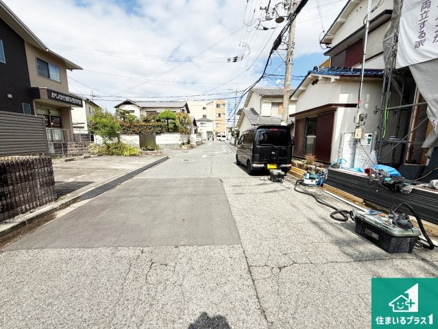 羽曳野市西浦　第3期　新築一戸建ての前面道路含む現地写真|周辺は落ち着いた街並みの住宅地！子育てがしやすい住環境です！まだ未完成ですが、現地でしかわからない事もございます。是非一度ご覧ください。