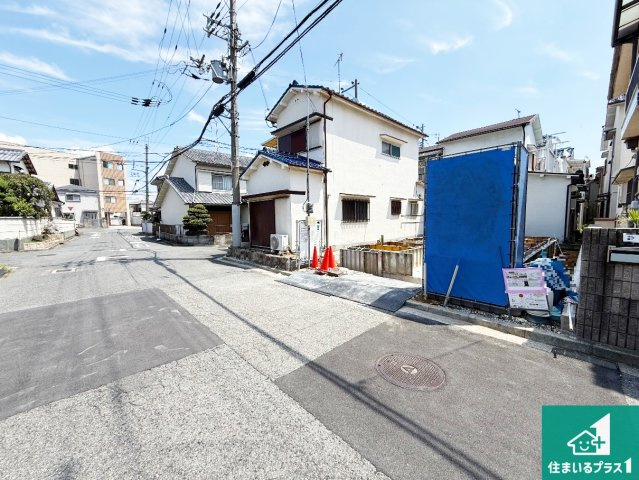 羽曳野市西浦　第3期　新築一戸建ての前面道路含む現地写真|周辺は落ち着いた街並みの住宅地！子育てがしやすい住環境です！まだ未完成ですが、現地でしかわからない事もございます。是非一度ご覧ください。