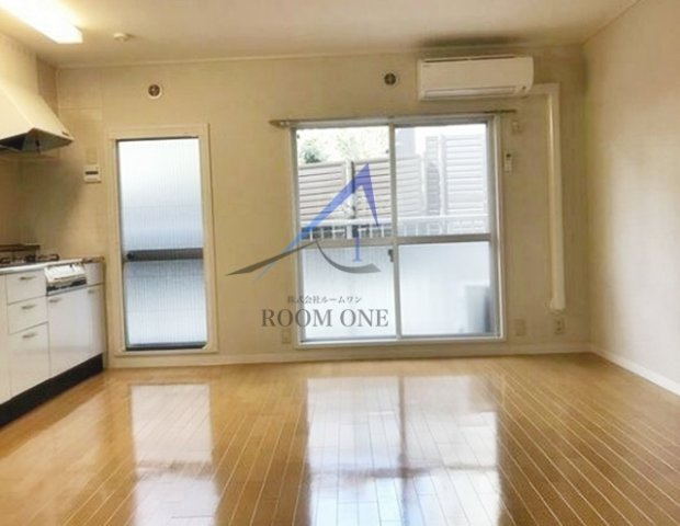 市ヶ谷加賀町アパートＤ棟の居間・リビング|洋室のお部屋です。
