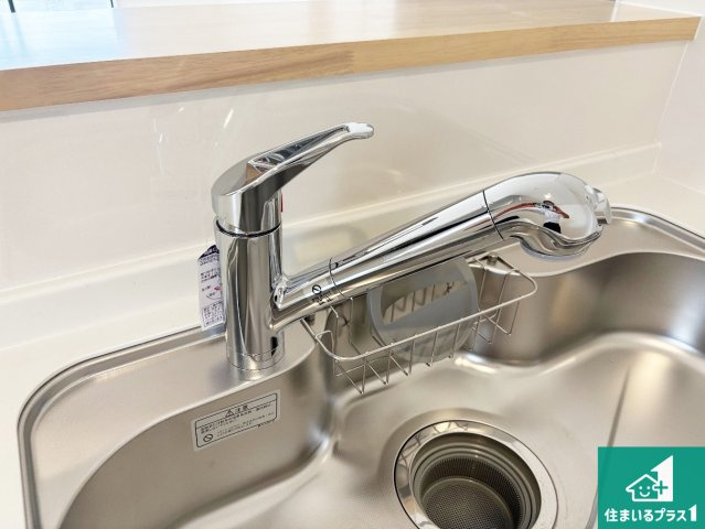 和歌山市新庄　第4期　新築一戸建ての設備|浄水器を内蔵！炊飯時、お茶を作る時に安心してお水を使えます！お湯と冷水、浄水と原水、シャワーの切替えもワンタッチです！
