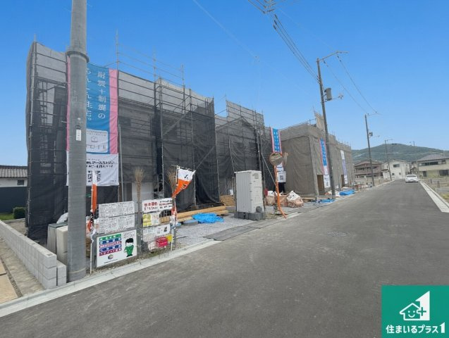 和歌山市新庄　第4期　新築一戸建ての前面道路含む現地写真|周辺は落ち着いた街並みの住宅地！子育てがしやすい住環境です！まだ未完成ですが、現地でしかわからない事もございます。是非一度ご覧ください。