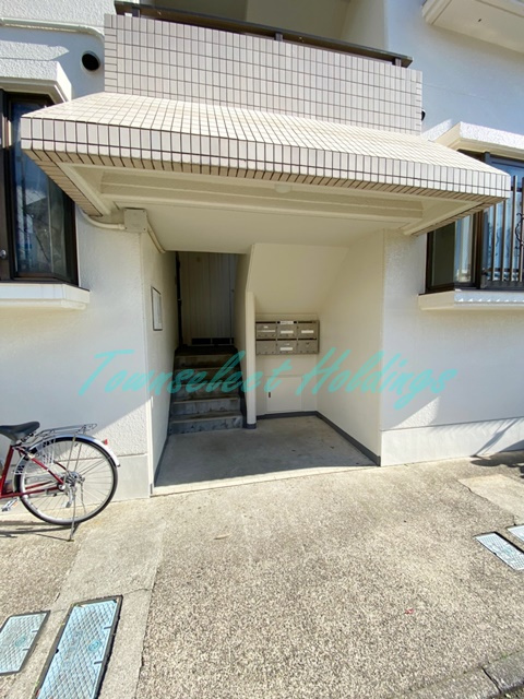 藤沢市湘南台４丁目の賃貸マンションのエントランス