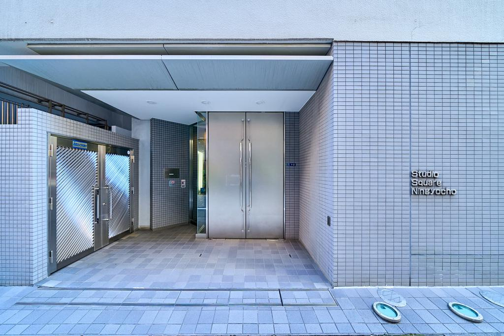 スタジオ・スクエア人形町のエントランス