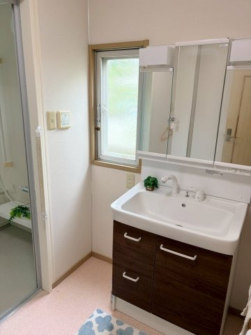 ☆選べる家具プレゼント☆松山市堀江町 4SLDK　リフォーム想定物件の独立洗面台