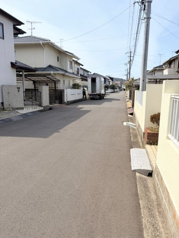 ☆選べる家具プレゼント☆松山市堀江町 4SLDK　リフォーム想定物件の前面道路含む現地写真