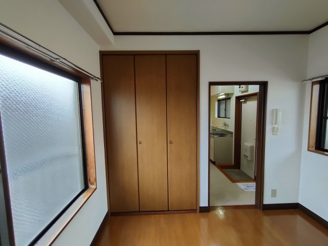 コーポ清水の洋室