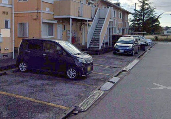 メゾンアラモードCの駐車場