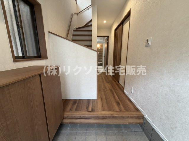 長尾元町7丁目　中古一戸建ての内装|玄関内部
■物件内覧・資金計画相談・住宅ローン相談、リフォーム相談、お問合せ受付中■
※当日・翌日のご内覧、ご相談はお電話でのお問合せがスムーズです！