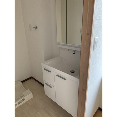 【洗面所】 | グランドパレス本蓮沼駅前 | コンパクトで使いやすい洗面所