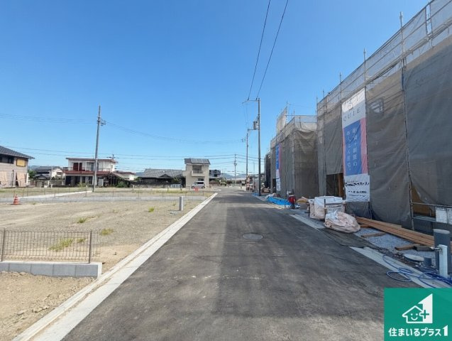和歌山市新庄　第4期　新築一戸建ての前面道路含む現地写真|周辺は落ち着いた街並みの住宅地！子育てがしやすい住環境です！まだ未完成ですが、現地でしかわからない事もございます。是非一度ご覧ください。