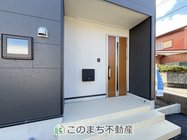 CRADLEGARDEN栃木市薗部町第14の玄関|スタイリッシュな玄関スペース