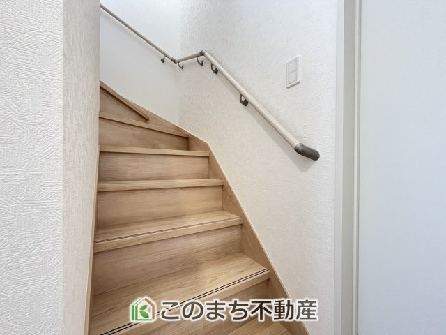 CRADLEGARDEN栃木市薗部町第14の内装|手すり付きで小さなお子様にも安心の階段スペースです☆