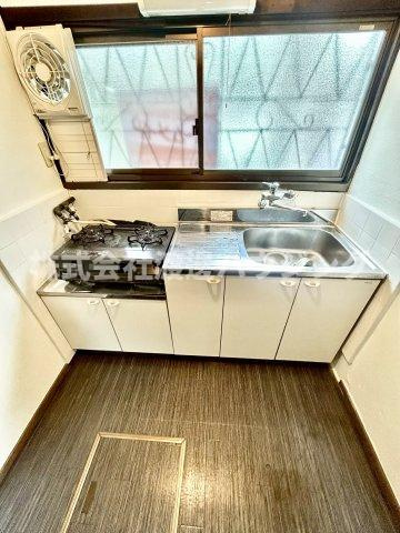 箕面市西小路4丁目テラスハウスのキッチン