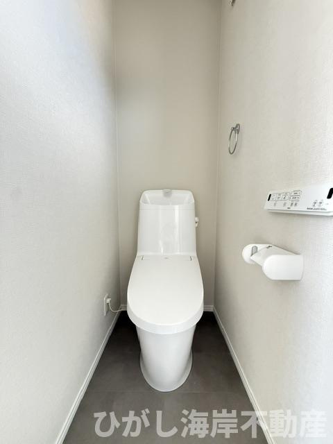 茅ケ崎市高田1丁目　新築戸建のトイレ|洗浄機能付きお手洗い