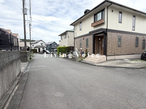 【前面道路含む現地写真】 | 【仲介手数料０円】厚木市みはる野1丁目　中古一戸建て | 【仲介手数料０円】厚木市みはる野1丁目　中古一戸建て