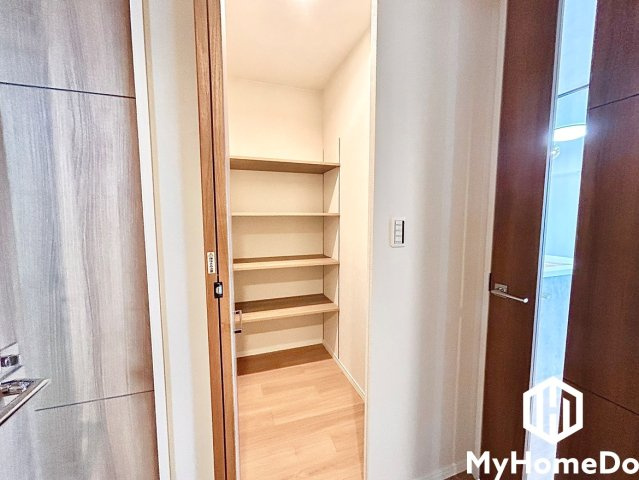 カルティア瓢箪山2　の収納|使い方いろいろ！廊下にある納戸を活用して、もっと暮らしやすい住まいに