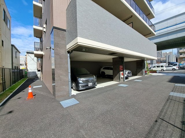 Refisia西宮の駐車場