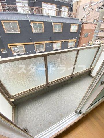 大阪市淀川区十三東１丁目の賃貸マンションのバルコニー