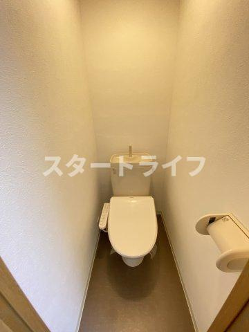 大阪市淀川区十三東１丁目の賃貸マンションのトイレ