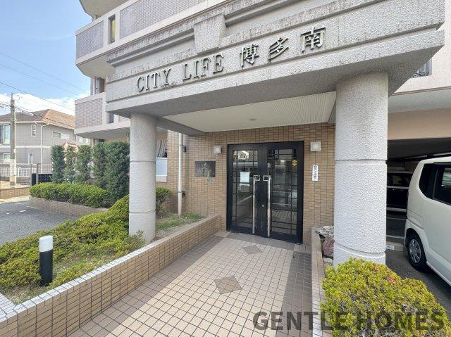三愛シティライフ博多南のエントランス