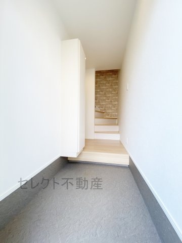 ミッドエステート中村の玄関