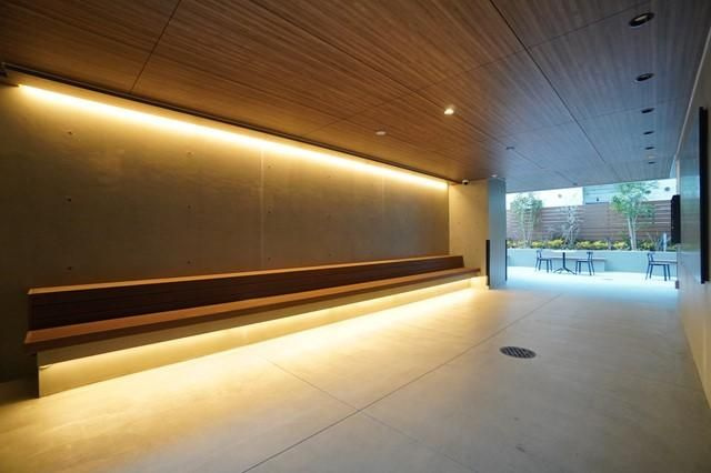 デュオフラッツ西新EAST　 南当仁小学校区のロビー|デュオフラッツ西新EAST