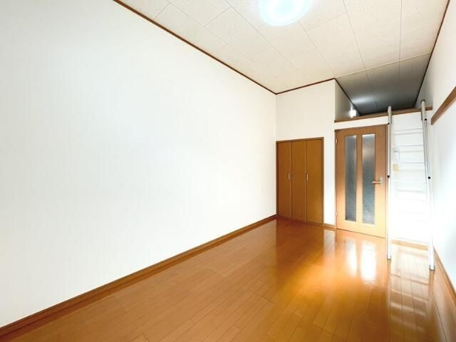メインシティガーデン　アイリスファームの洋室