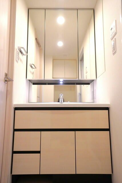 アヴァンカーサ町屋の洗面所|コンパクトで使いやすい洗面所