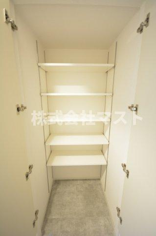 セレニテ難波プリエの収納