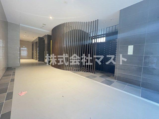 セレニテ難波プリエのロビー